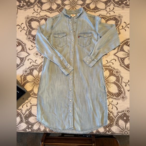 Levi’s long sleeve, collard, snap button dress, with pockets - Picture 1 of 6